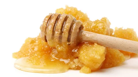 How Is Honey Made? The 8-Stage Journey from Nectar to Jar